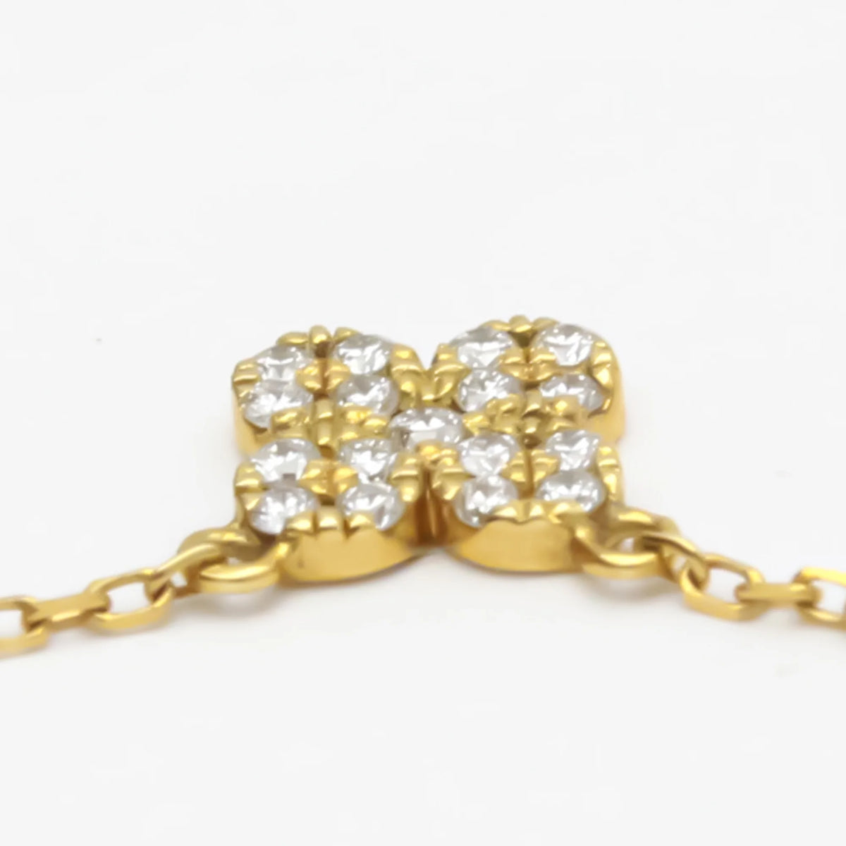 18K Yellow Gold Diamond Pendant Necklace K353