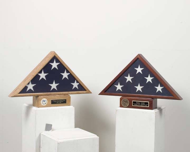 Flag and Pedestal Case O825