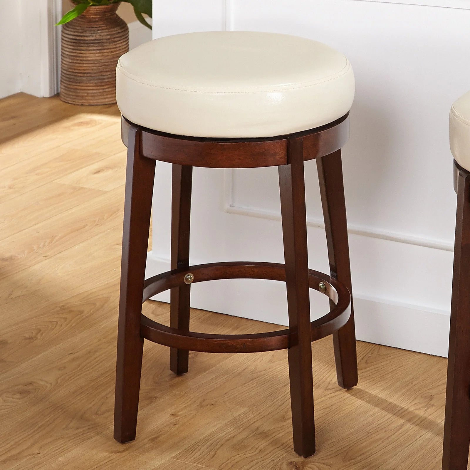24” Single Swivel Counter Height Stool E990