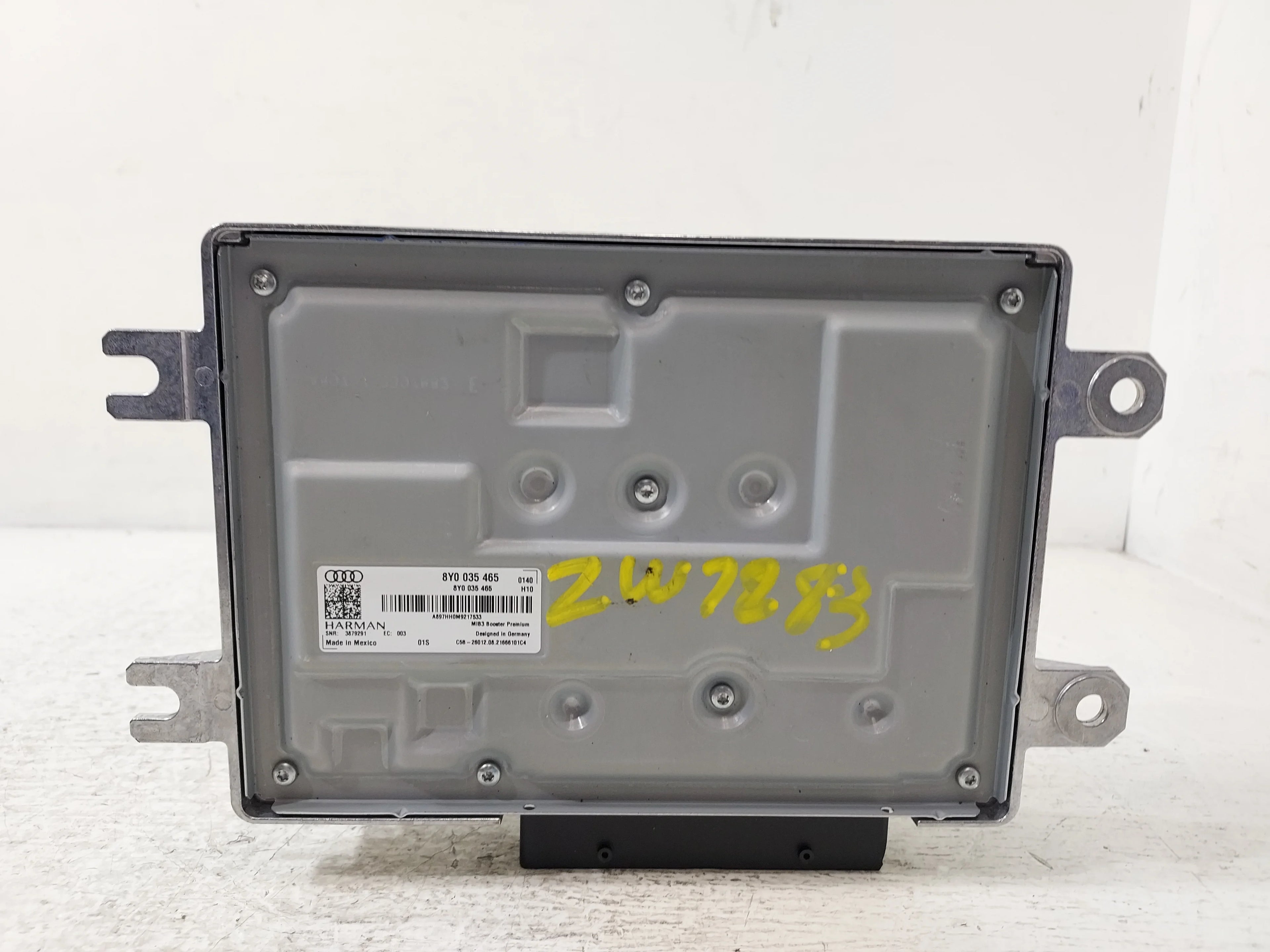 Trunk Mount Amplifier O30378